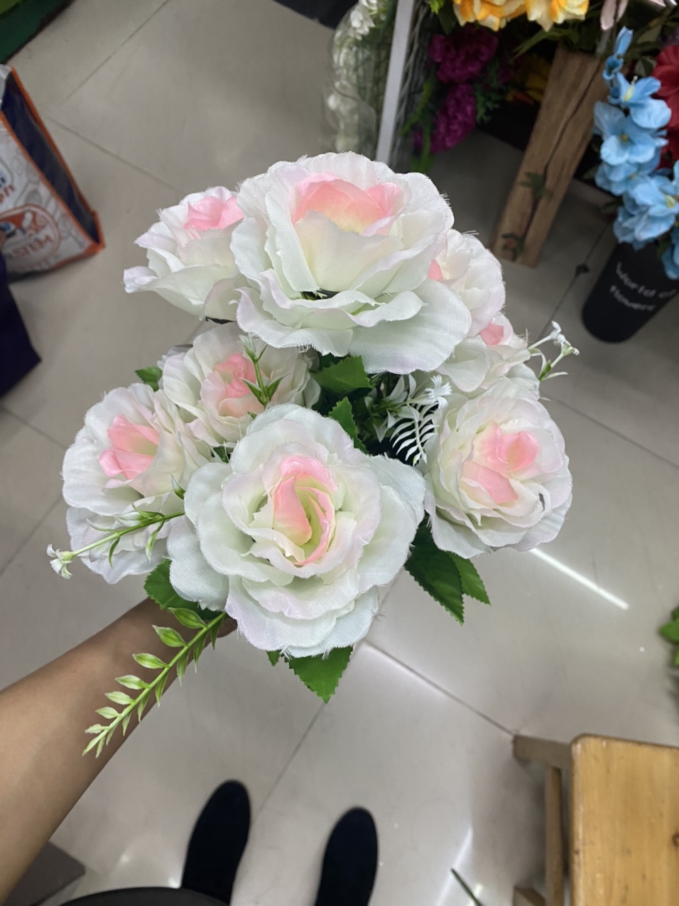 Ten silk cloth roses