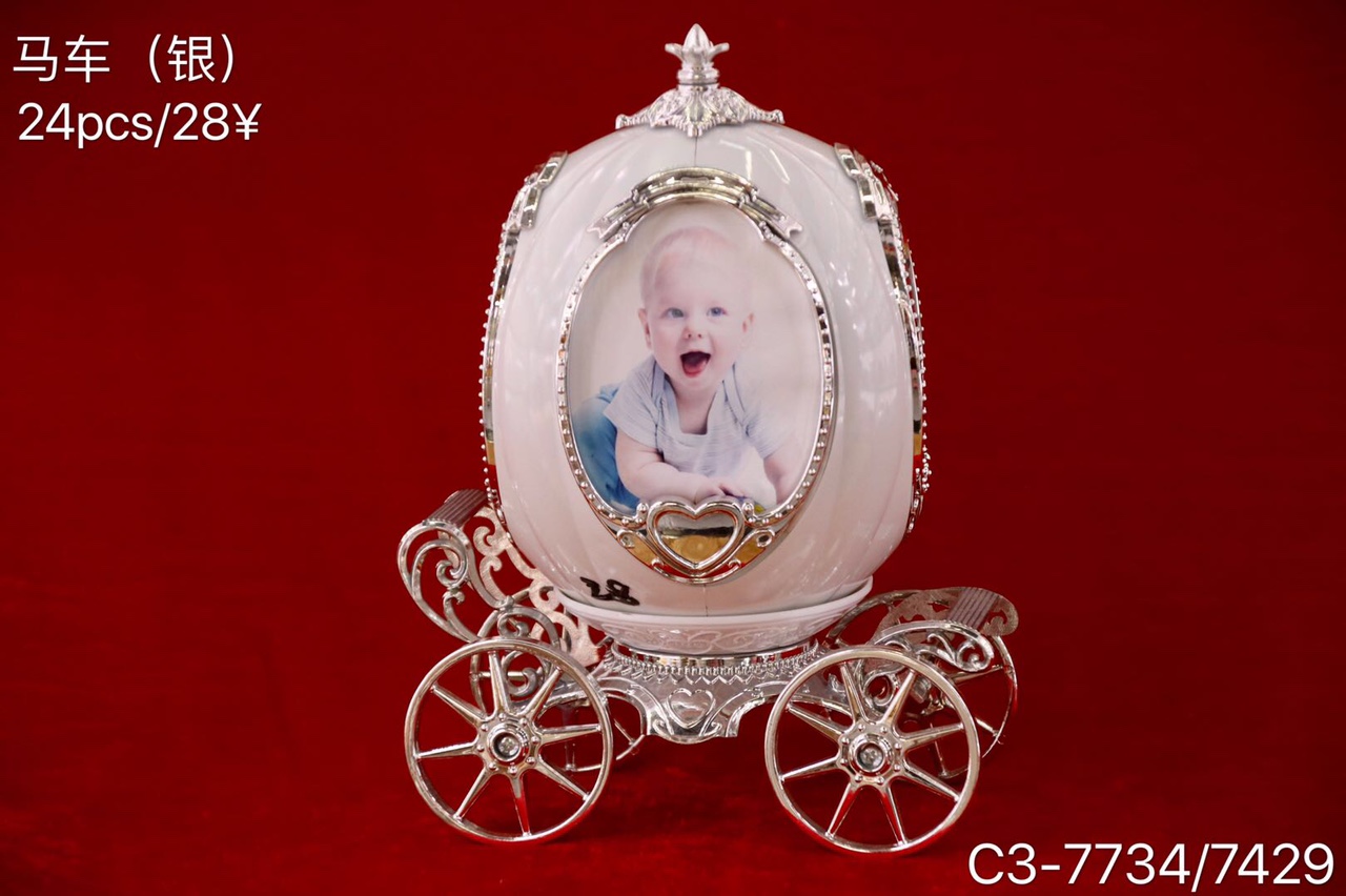 小弟相框工艺品摆件装马车家居装饰摆件40