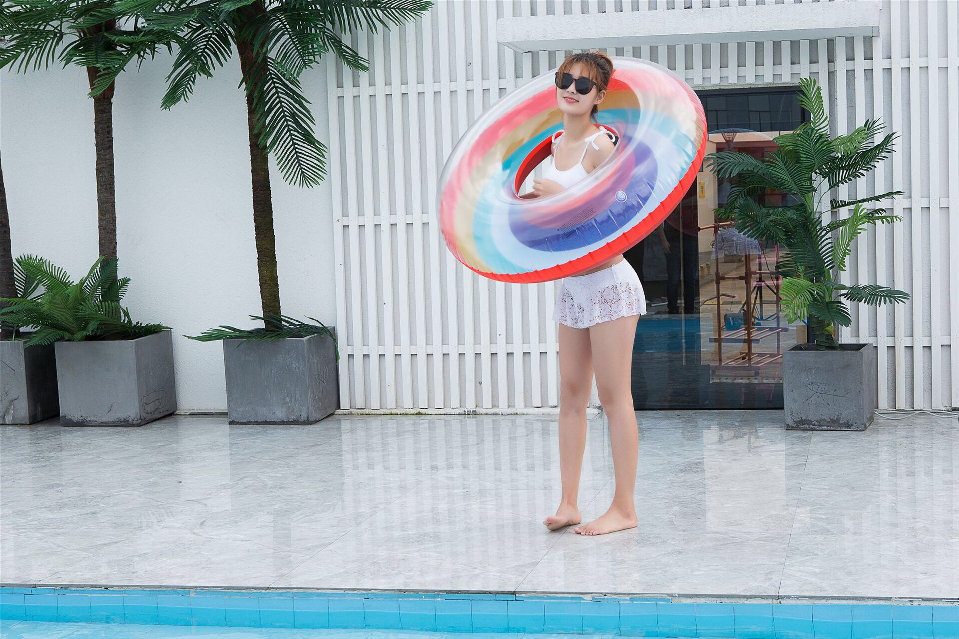 Factory direct sales on Instagram: 2020 New inflatable rainbow swimming rings, adult life buoys, thickened water buoys undefined