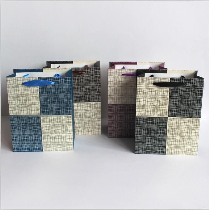 We can print and customize various types of paper bags, including gift bags, clothing bags, shopping bags, handbags and kraft paper bags Specification drawing