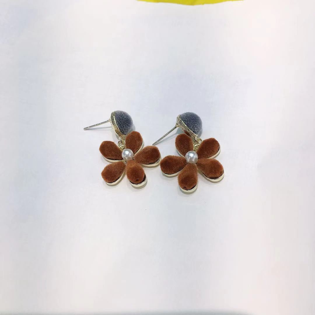 S925 Silver needle high-end glazed yellow-green large flower earrings, Hyuna style versatile, fresh and retro girl stud earrings detail image 1