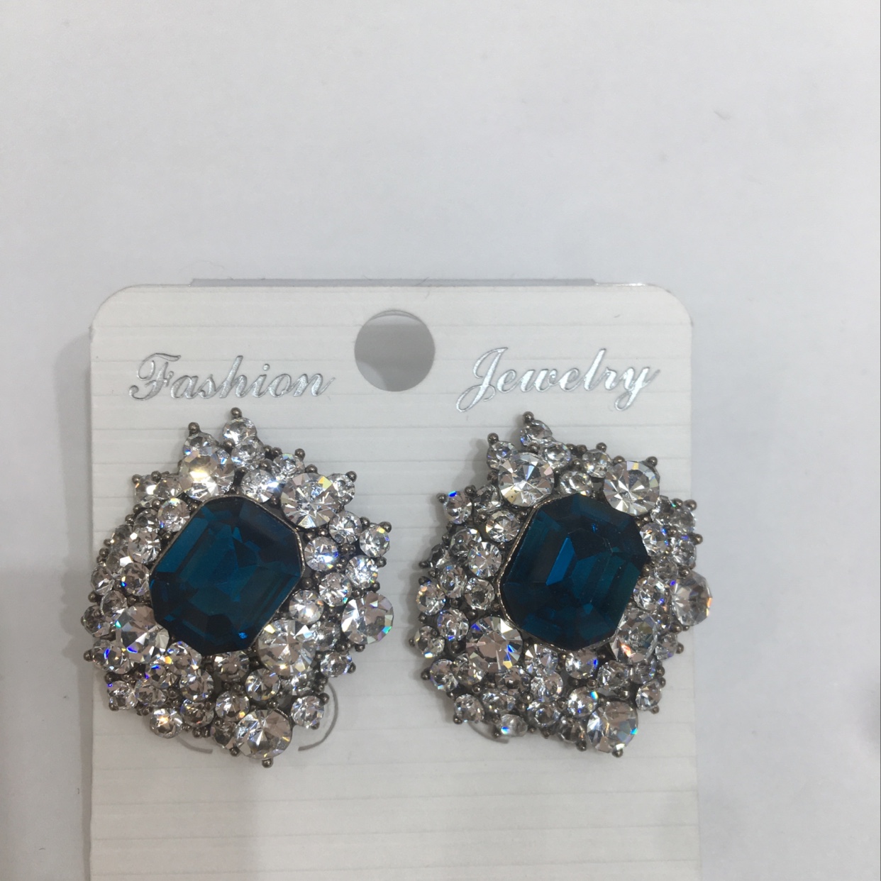 New fashion earrings and earrings94 thumbnail