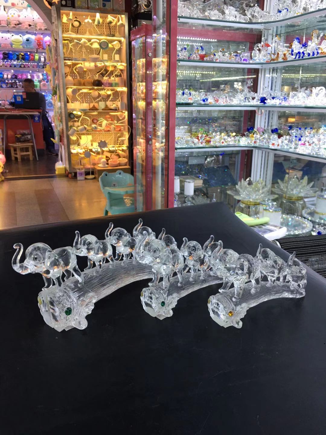 水晶象牙小象摆件产品图