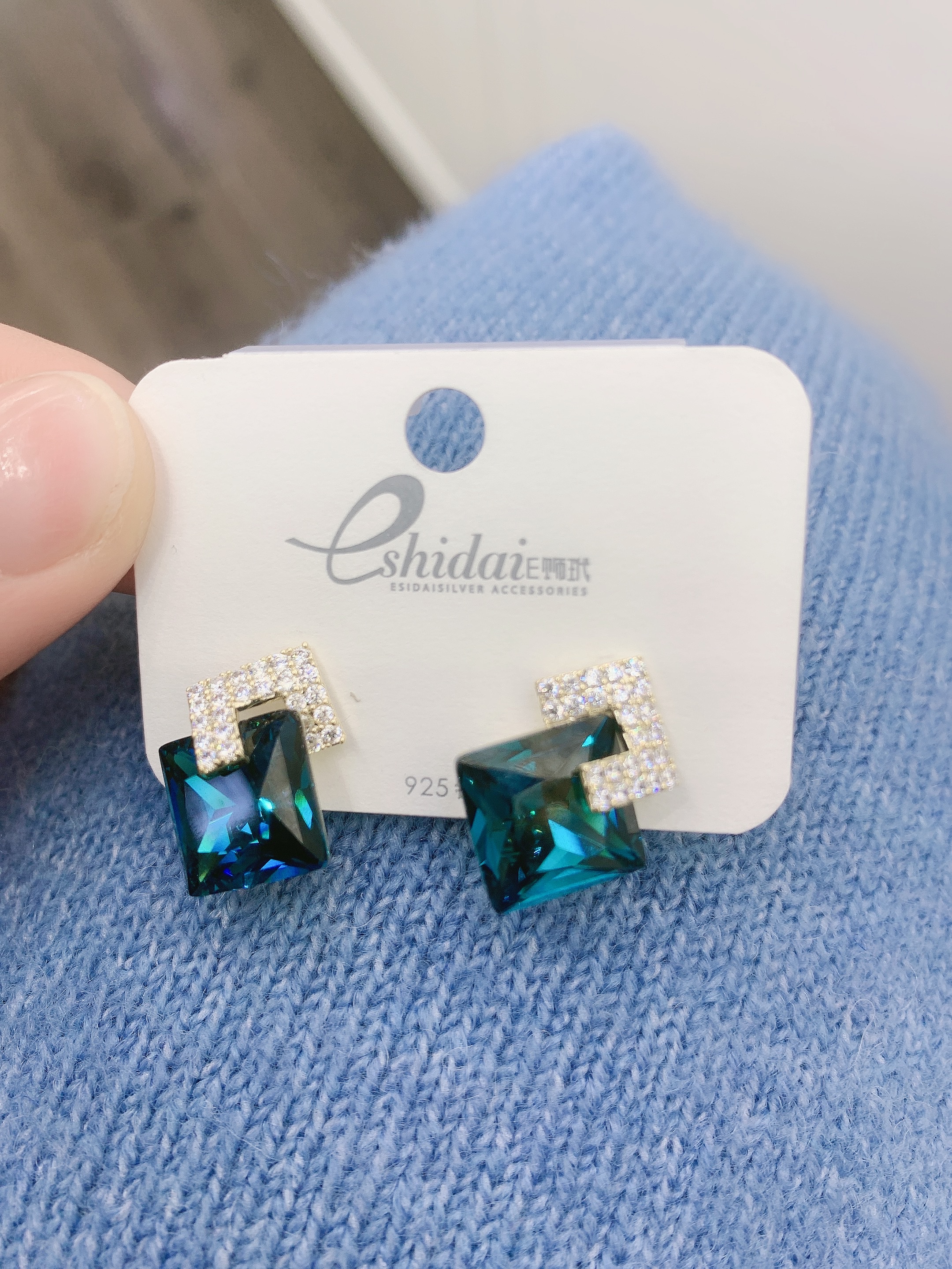Stylish Diamond Crystal Earrings With Elegant Temperament Application Scenario