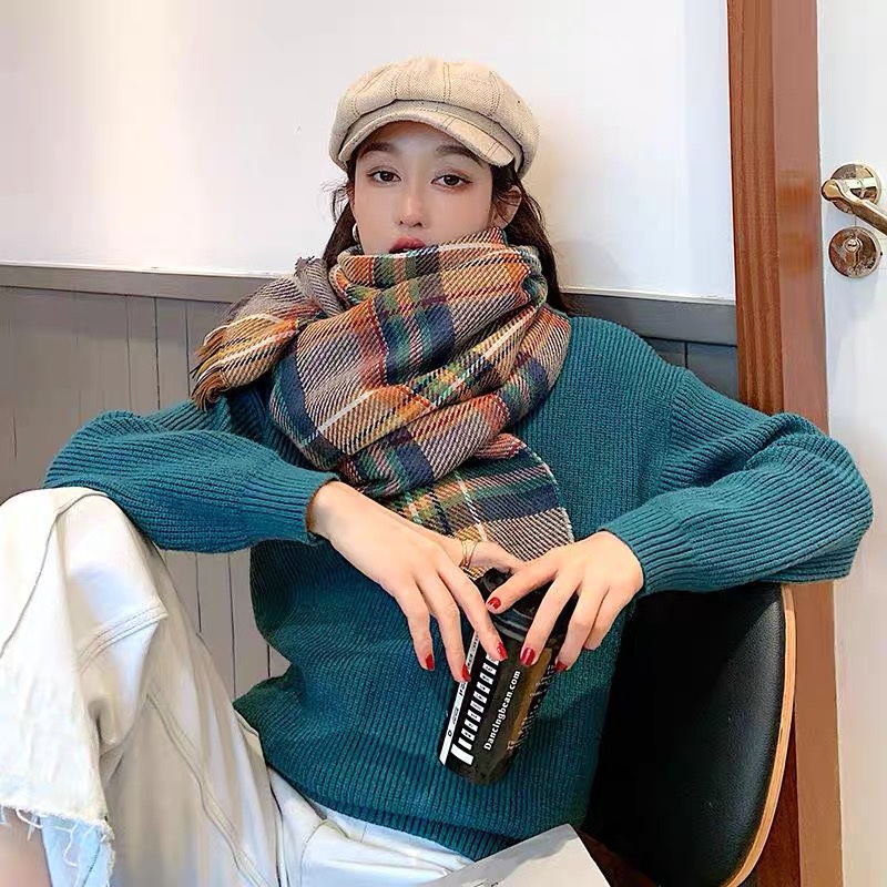 The oversized, warm and thick scarf is versatile and cute, making it a casual and fashionable choice for students