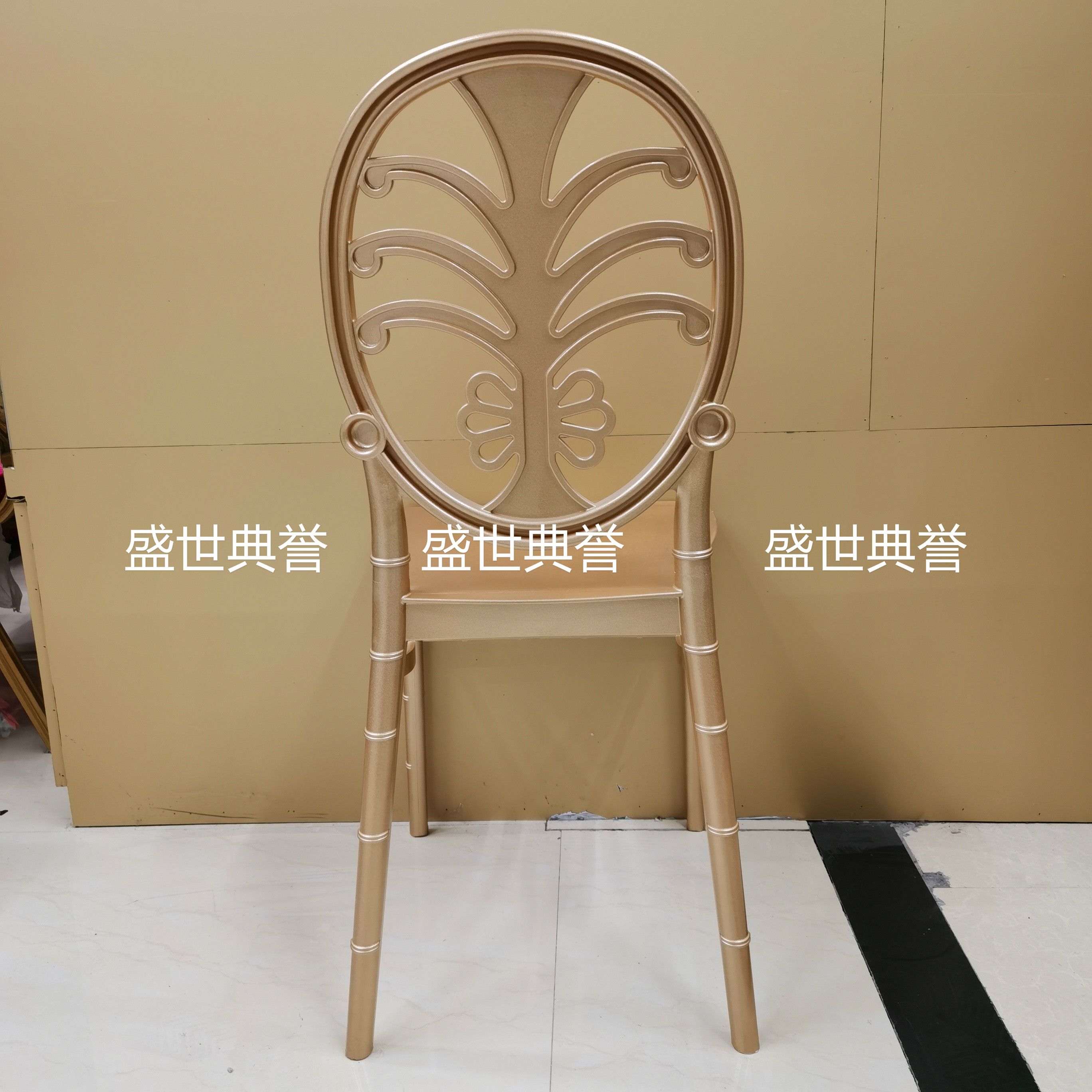宁波外贸户外金色折叠椅子酒店餐厅塑料竹节椅婚庆PP一体宴会椅