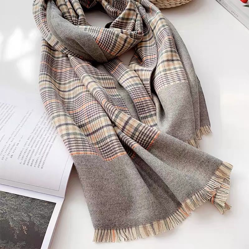 A versatile and casual Korean-style popular silk scarf for women's autumn and winter coats