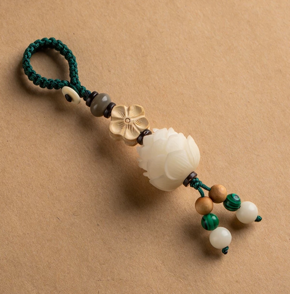 Blanco jade bodhi loto llavero pequeño colgante Item Picture