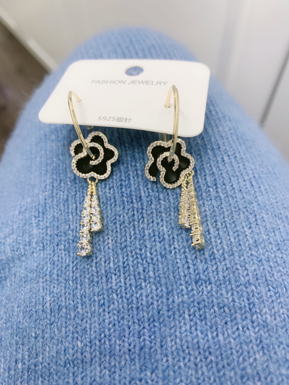 Fashion C Circle Black Rose Earrings