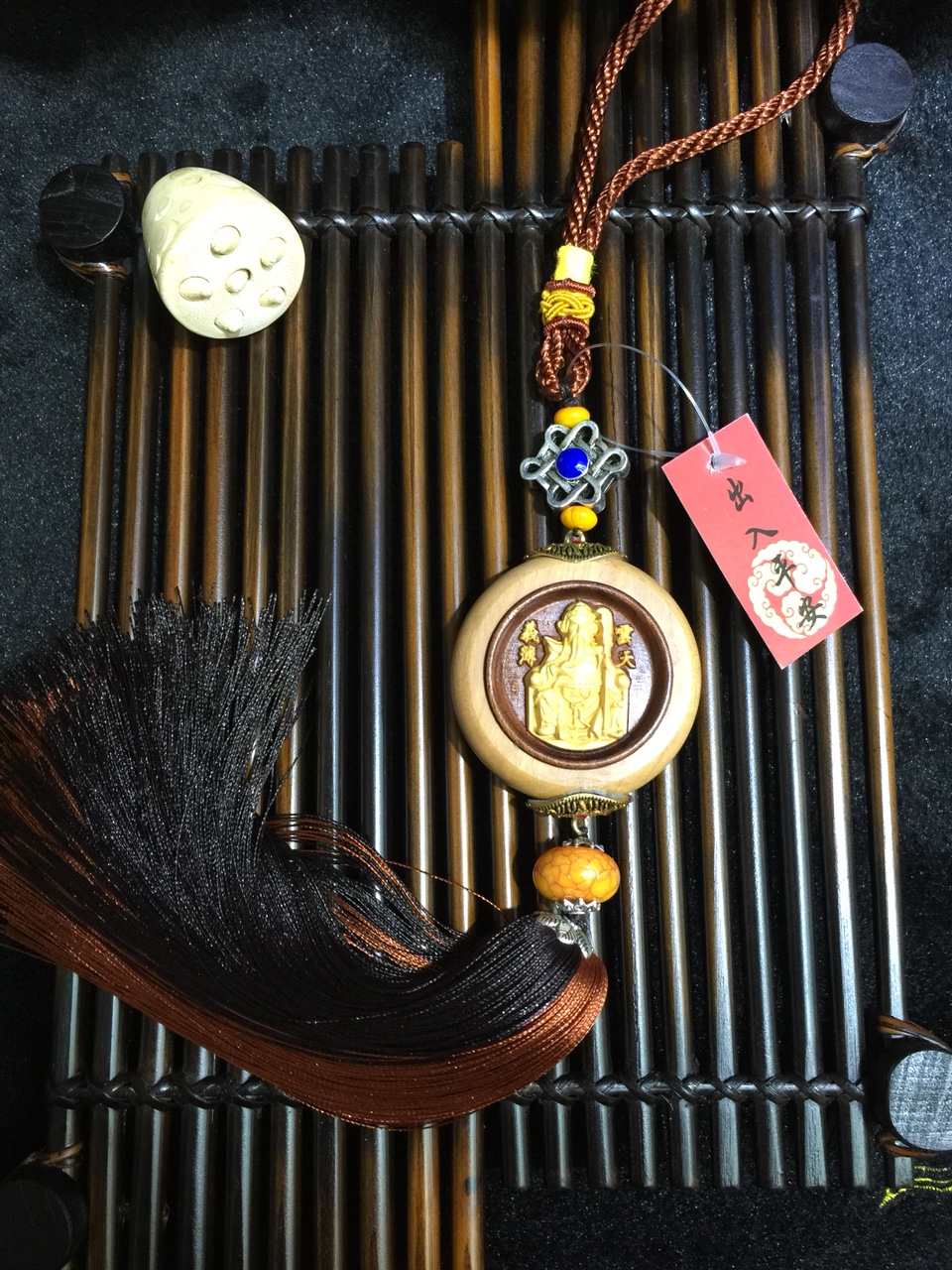 Boxwood pendant - Guan Gong thumbnail