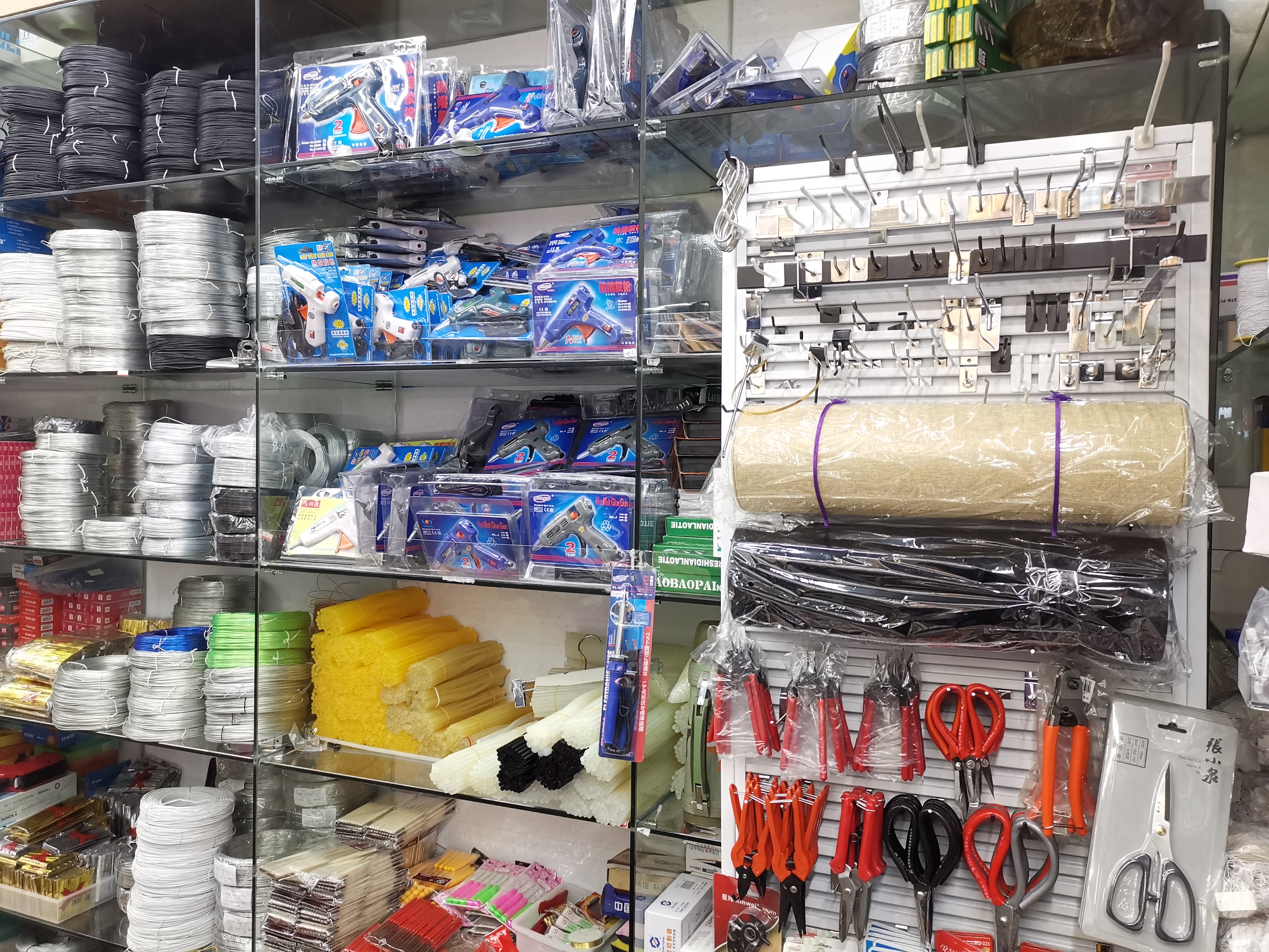 National red jewelry display stand describe pic - 1