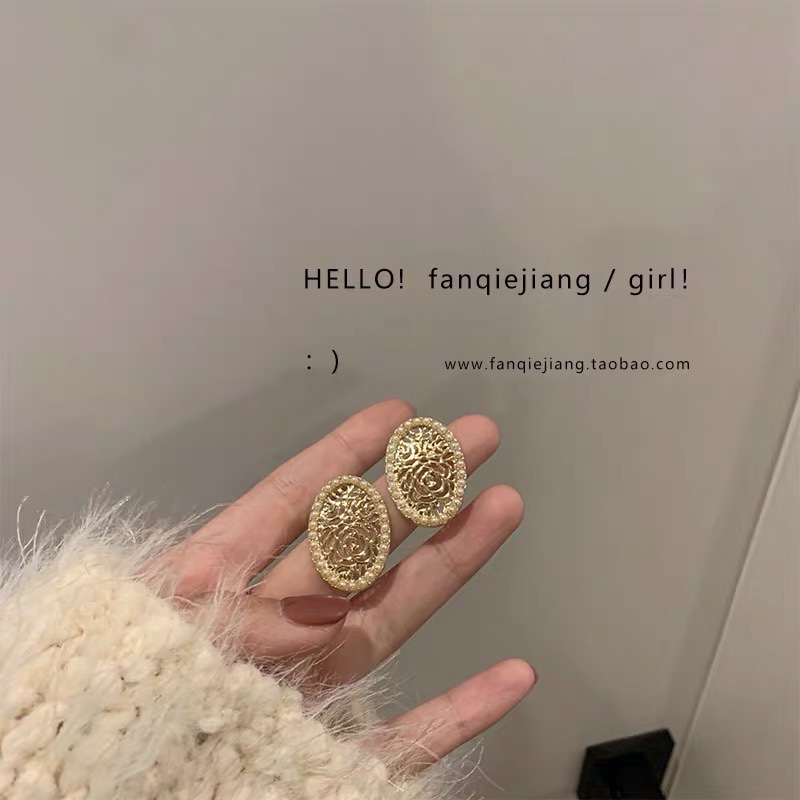 vintage pearl stud earrings for women, retro Hong Kong style, Korean charm, Internet celebrity, ancient court style, 2020 new style detail image 3