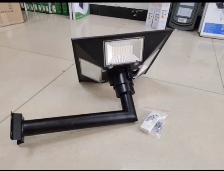 Square-shaped solar garden street lamp