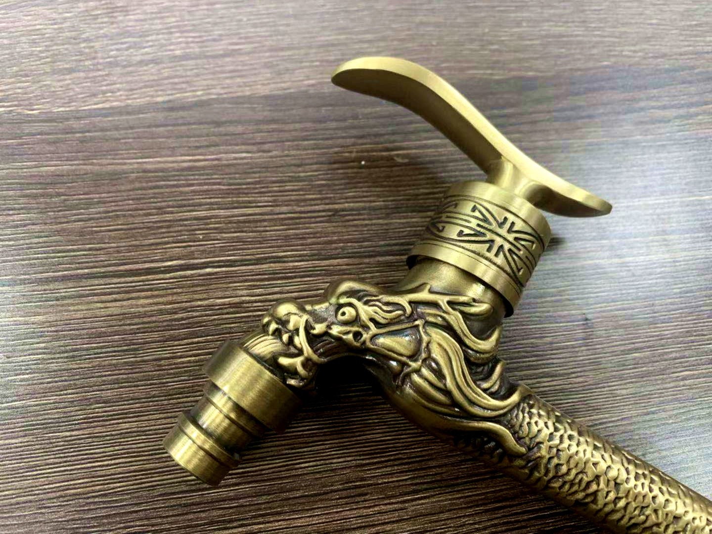 All-copper antique European-style washing machine faucet, 4-inch interface, wall-mounted mop sink faucet, outdoor extended household faucet detail image 3