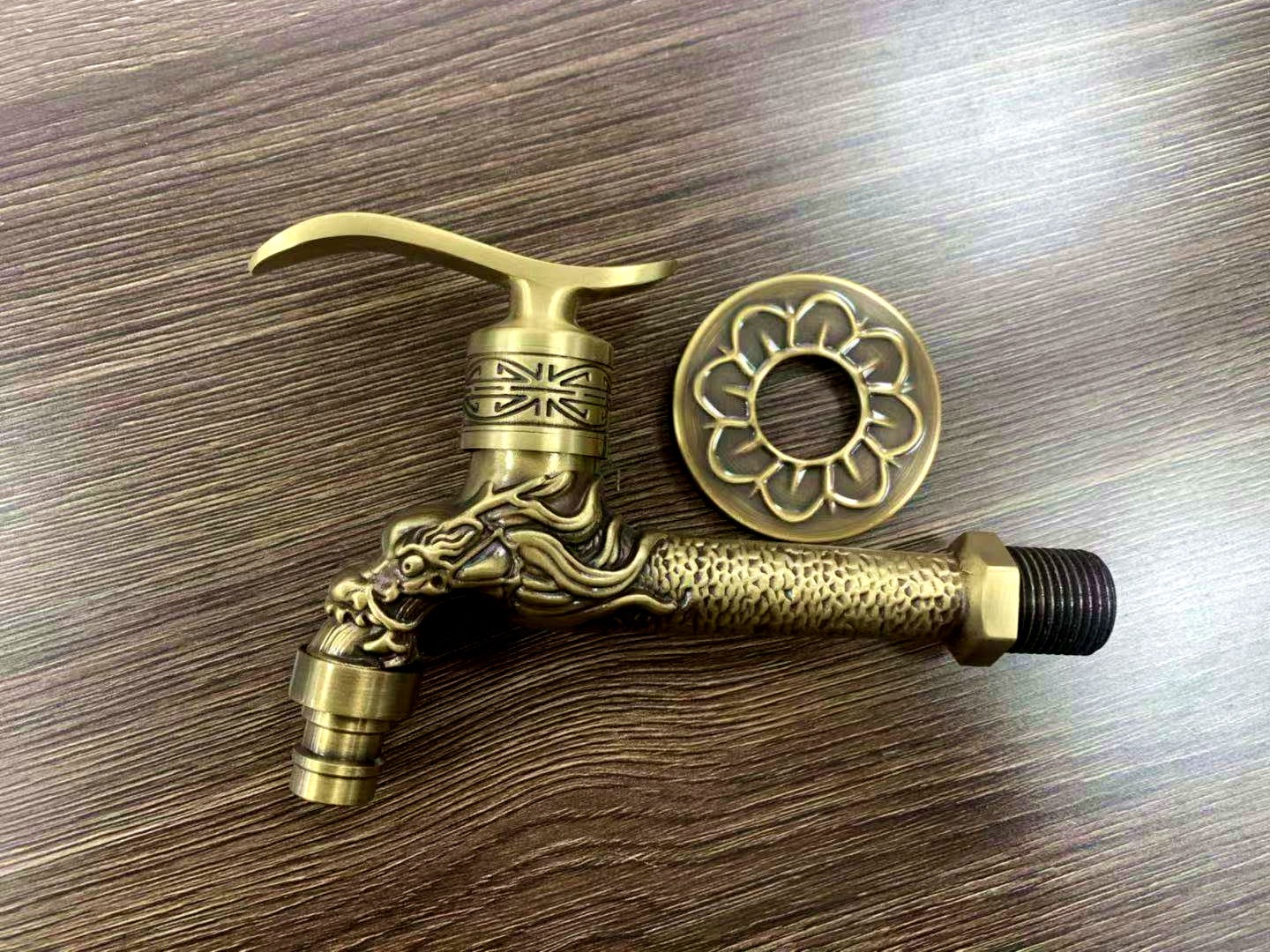 All-copper antique European-style washing machine faucet, 4-inch interface, wall-mounted mop sink faucet, outdoor extended household faucet detail image 5