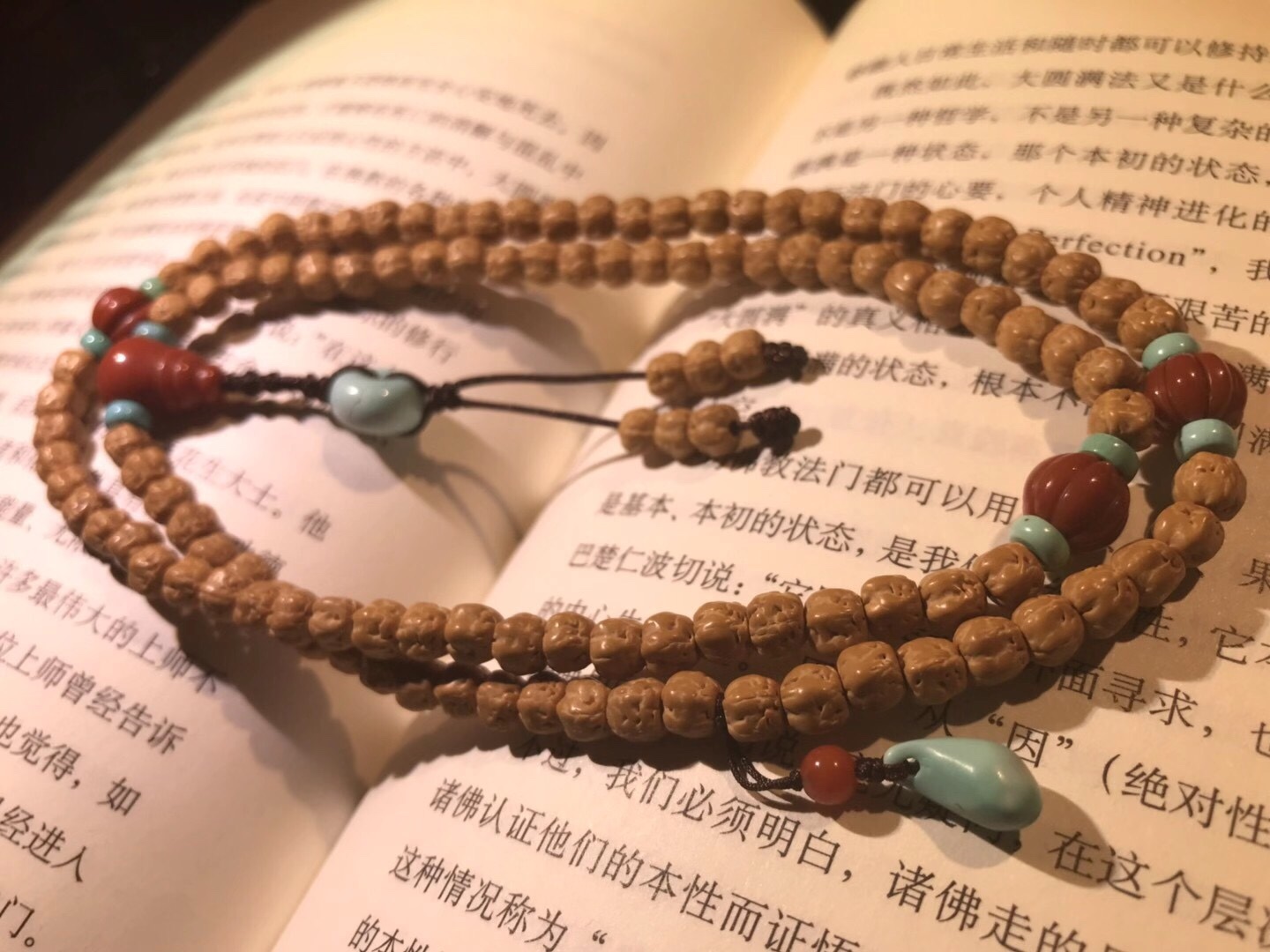 The Supreme Buddha's Hand Vajra Bodhi, commonly known as the Three-day Red. High density, high oiliness, 5.5mm in size, paired with natural turquoise, south red, and beeswax Application Scenario