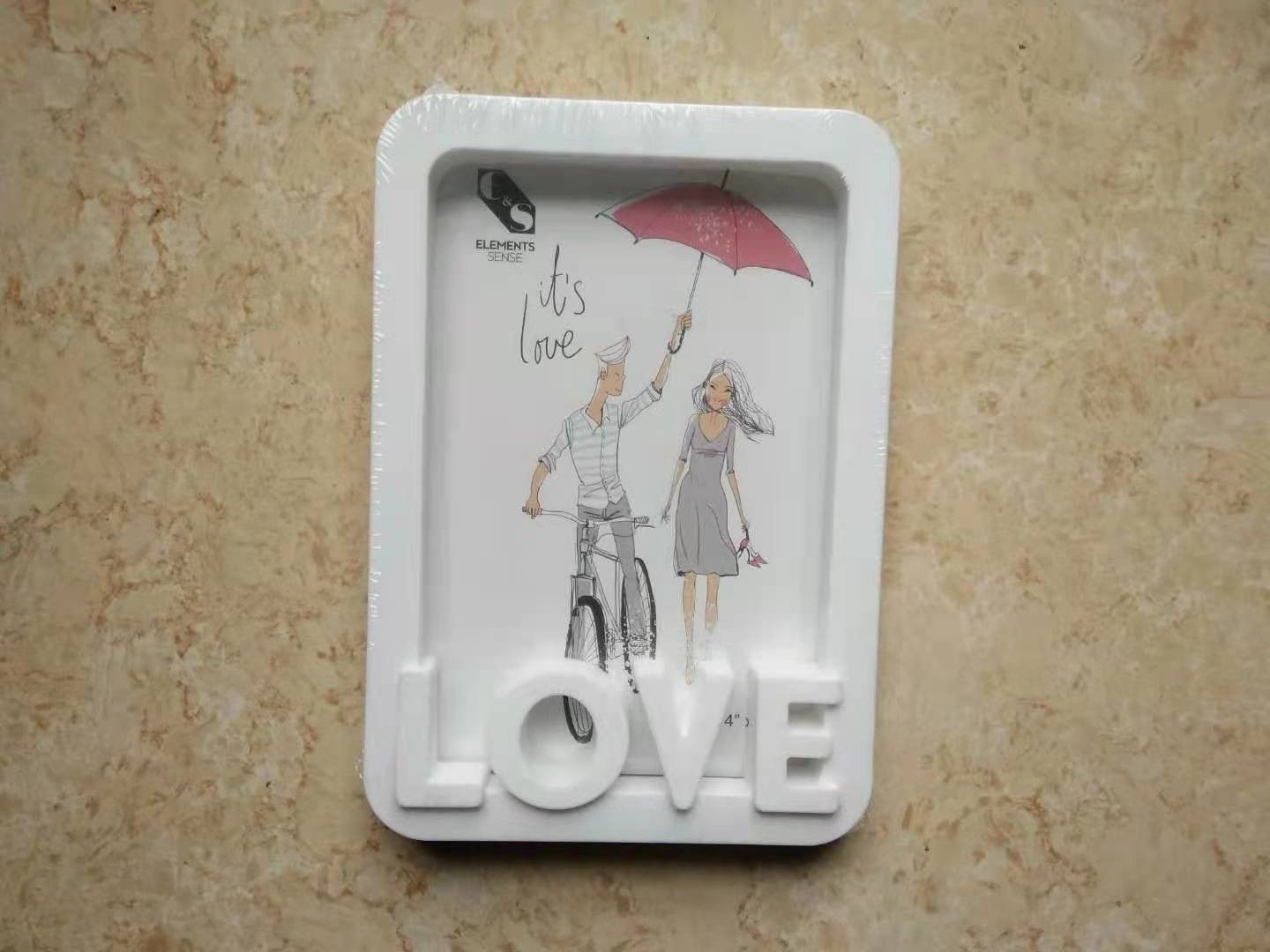 LOVE塑料框简洁风格