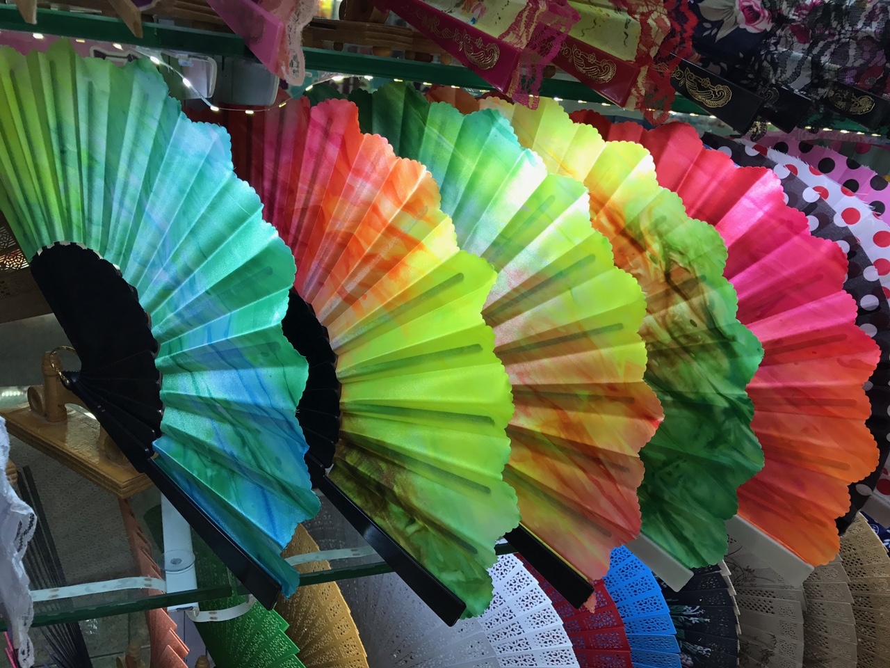 彩云扇子塑料扇子批发定制图