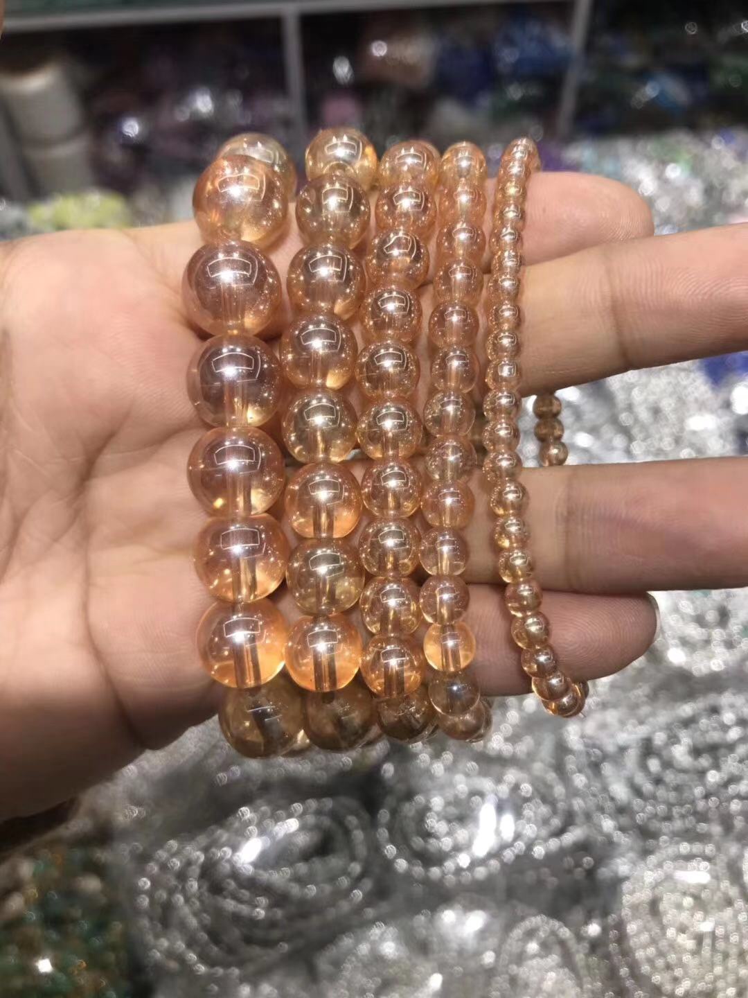 The 6mm amber gold bracelet from the national trend series is fashionable and versatile. It can be given as a gift at a low price Specification image