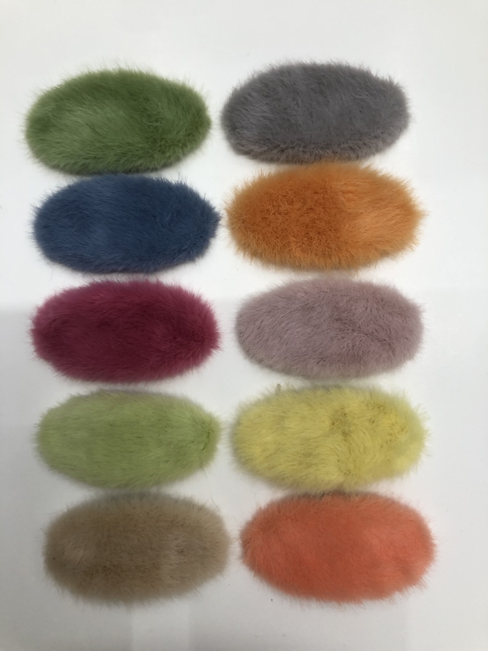 All kinds of fur are so adorable. Cute hair bands, plush hair ties, hair bands and leather bands from Dongdaemun, South Korea