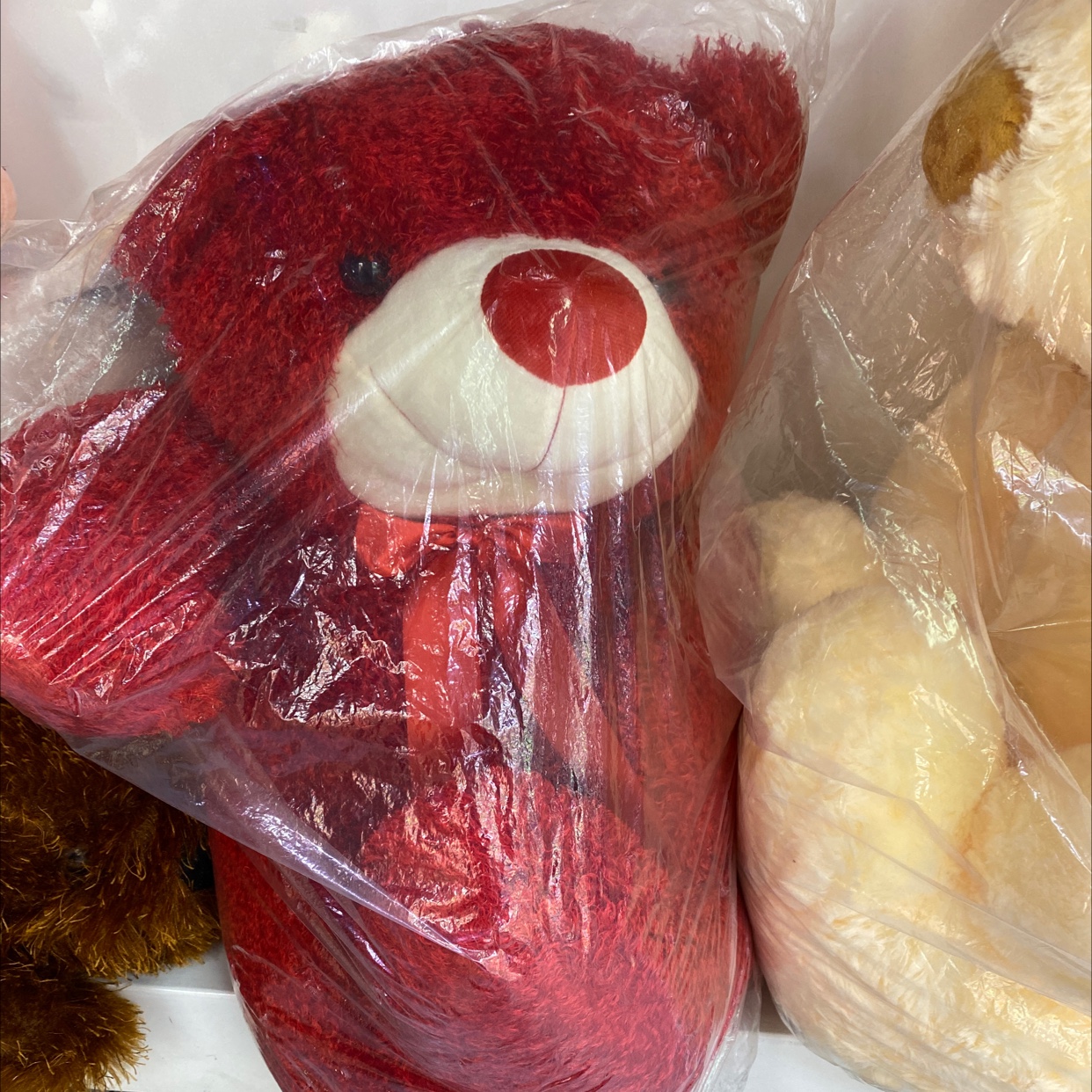 Red Bear plush toy details Picture