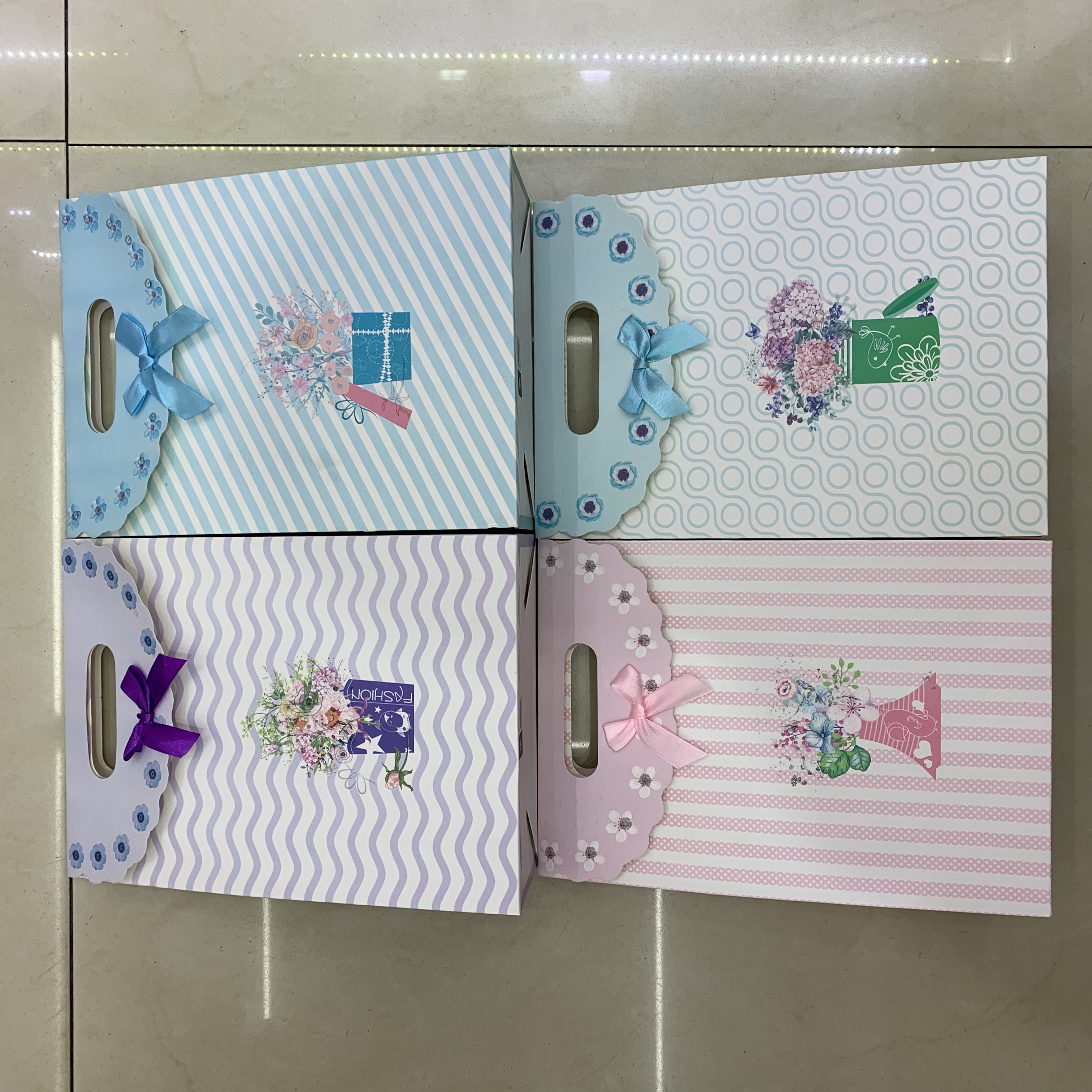 210G White Card Clamshell Gift Bag Tcq details Picture