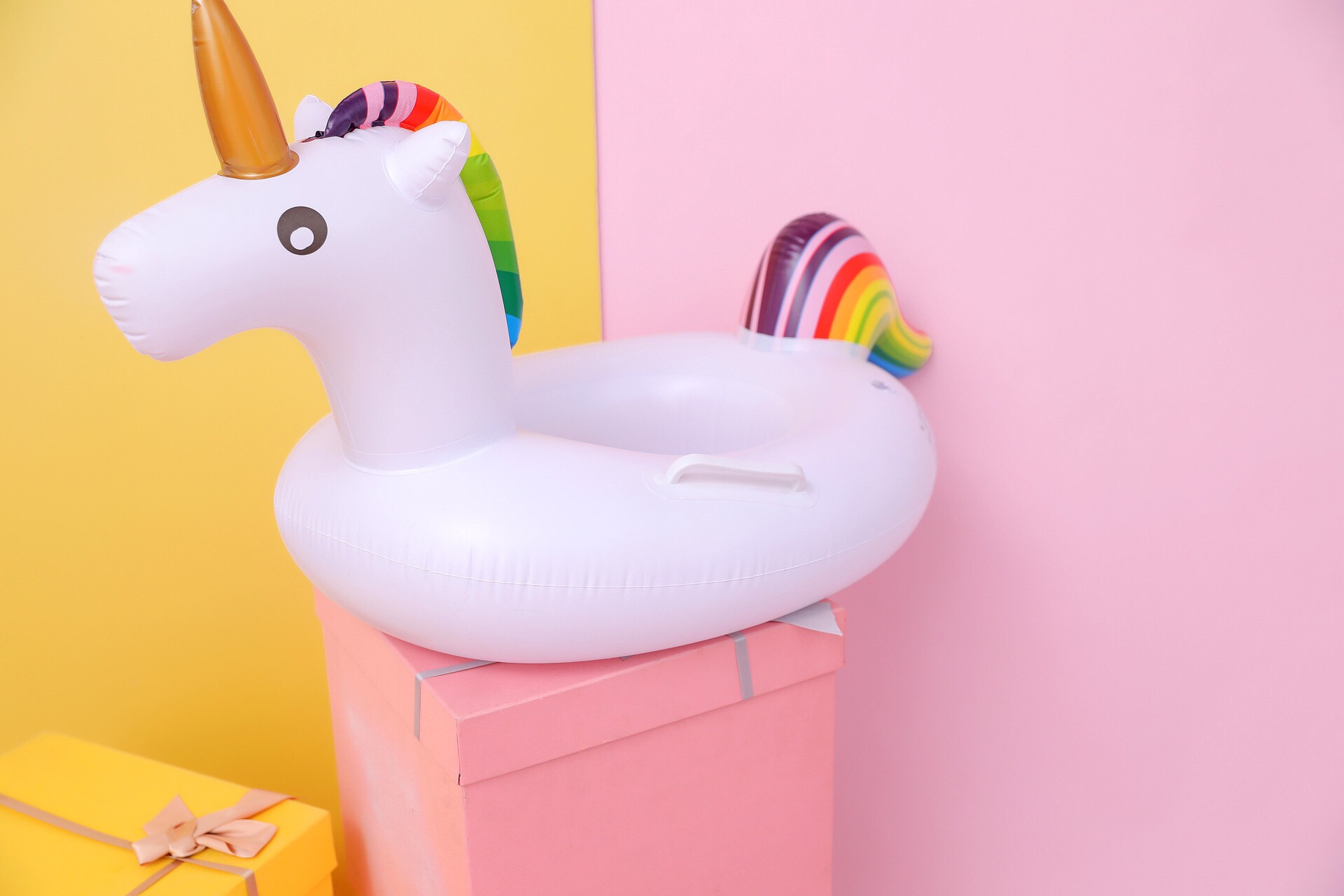 Wholesale of baby inflatable unicorn seat rings, unicorn children's swimming rings, children's lifebuoys, and baby yachts in stock detail image 8