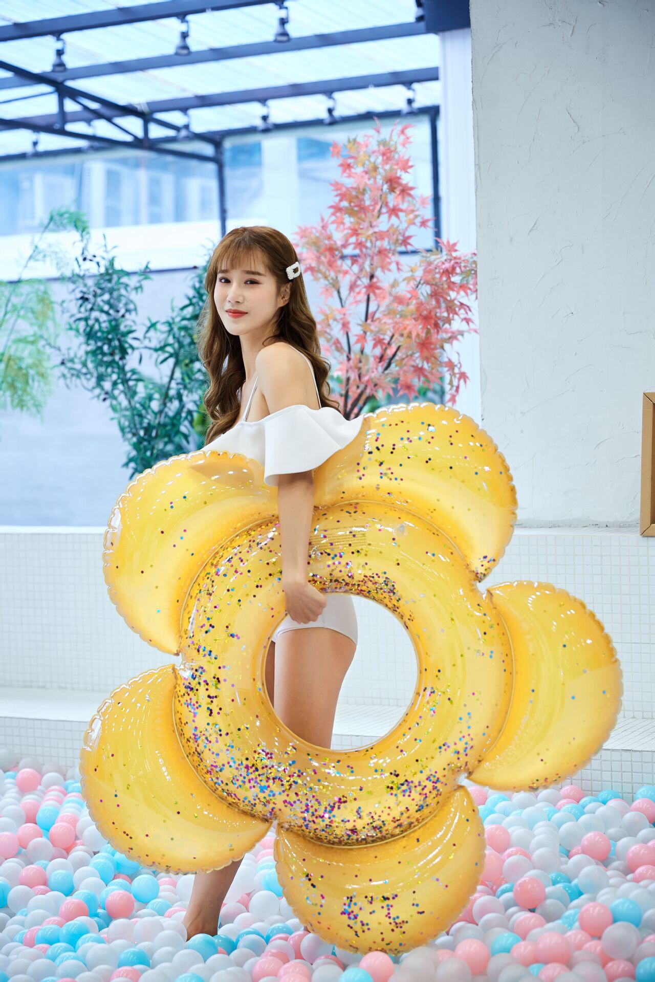 Manufacturer's in-stock inflatable sequined flower swimming rings, adult swimming rings, float mounts, float floats, rainbow cloud seat rings detail image 9