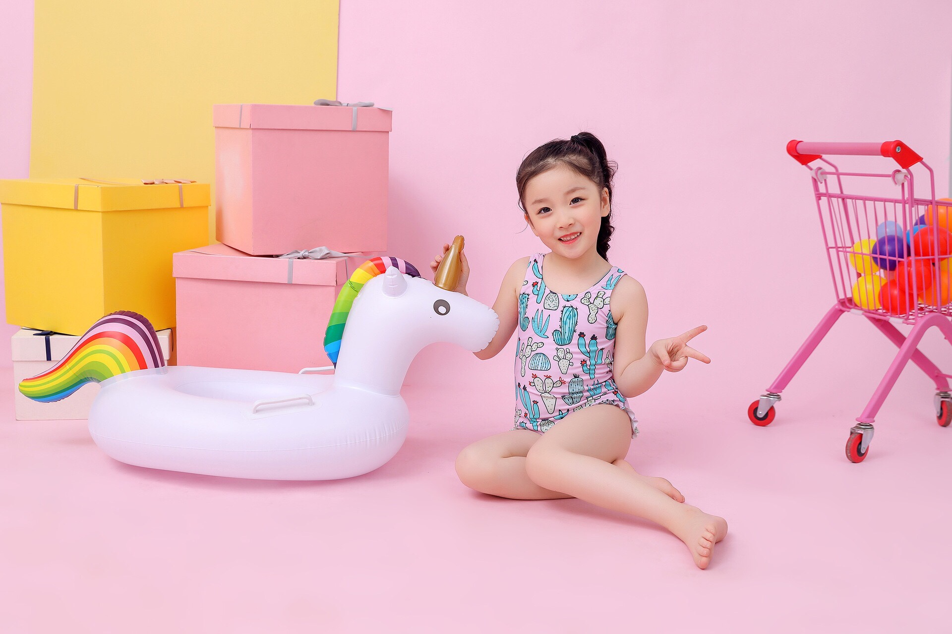 Wholesale of baby inflatable unicorn seat rings, unicorn children's swimming rings, children's lifebuoys, and baby yachts in stock detail image 7