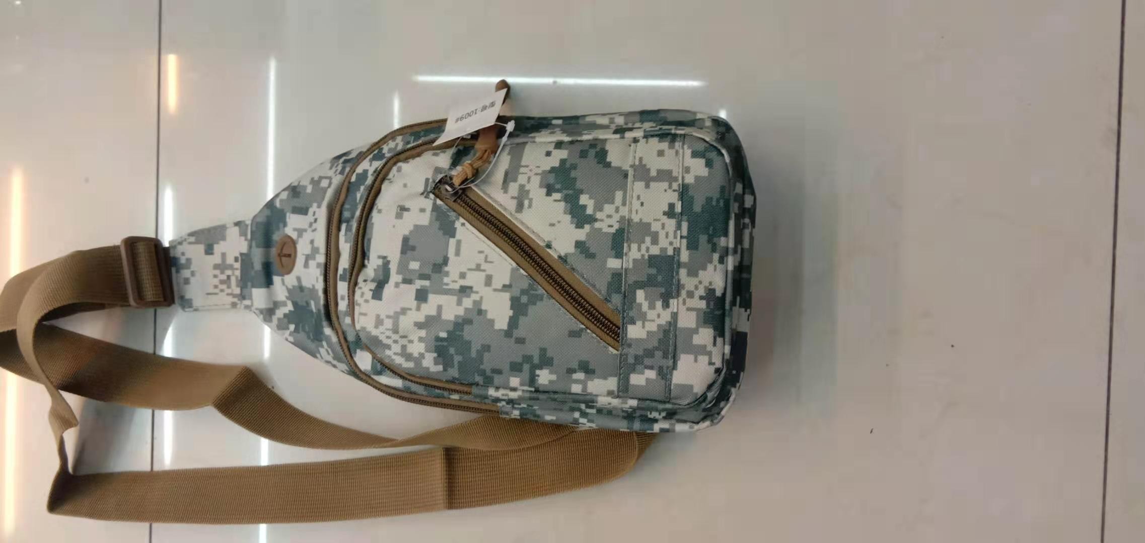 Crossbody bag detail image 8