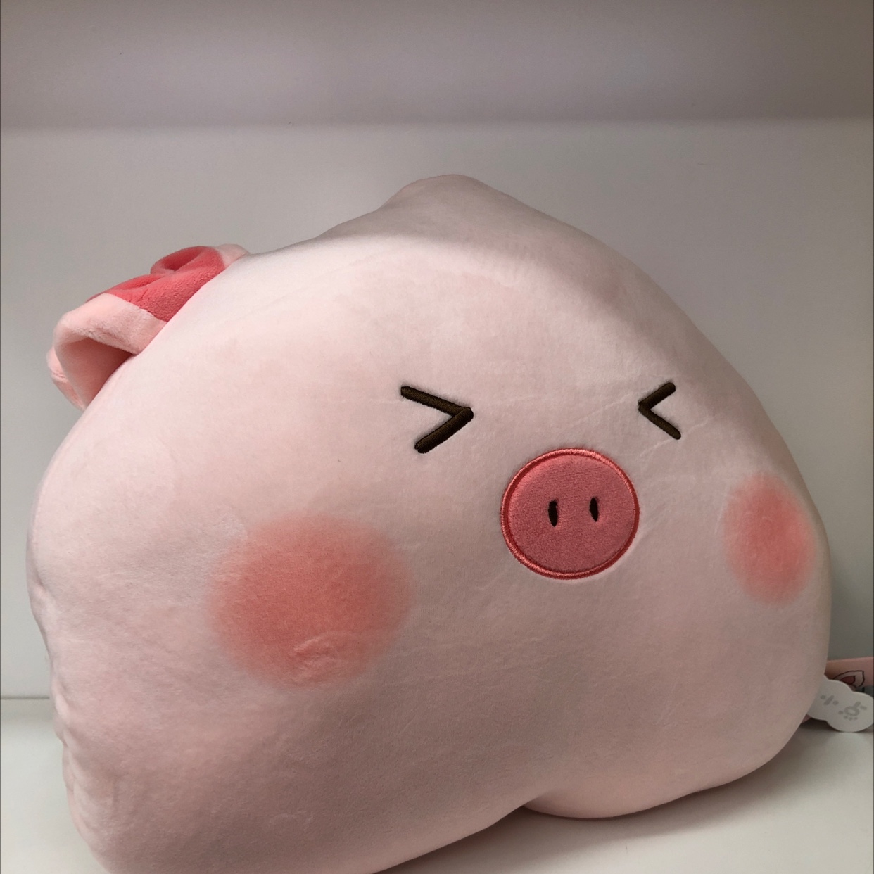 BOBO pig throw pillow details Picture