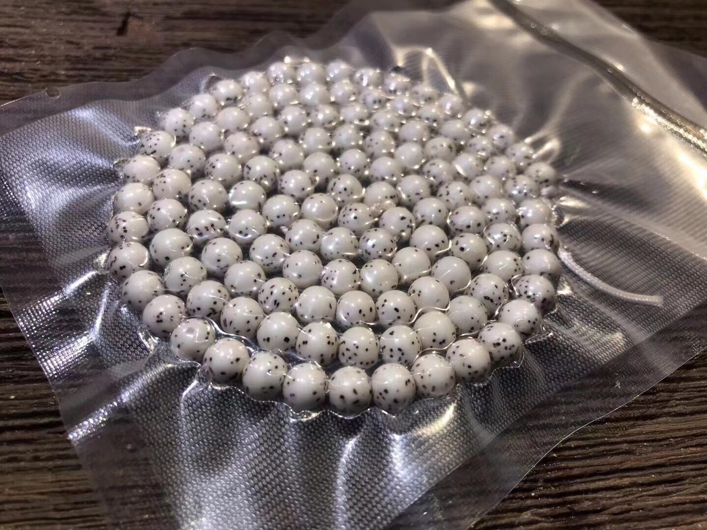 正宗海南原生态新月菩提，大留白，规格6mm，头货精挑。一条毕业，兴趣来询详情5