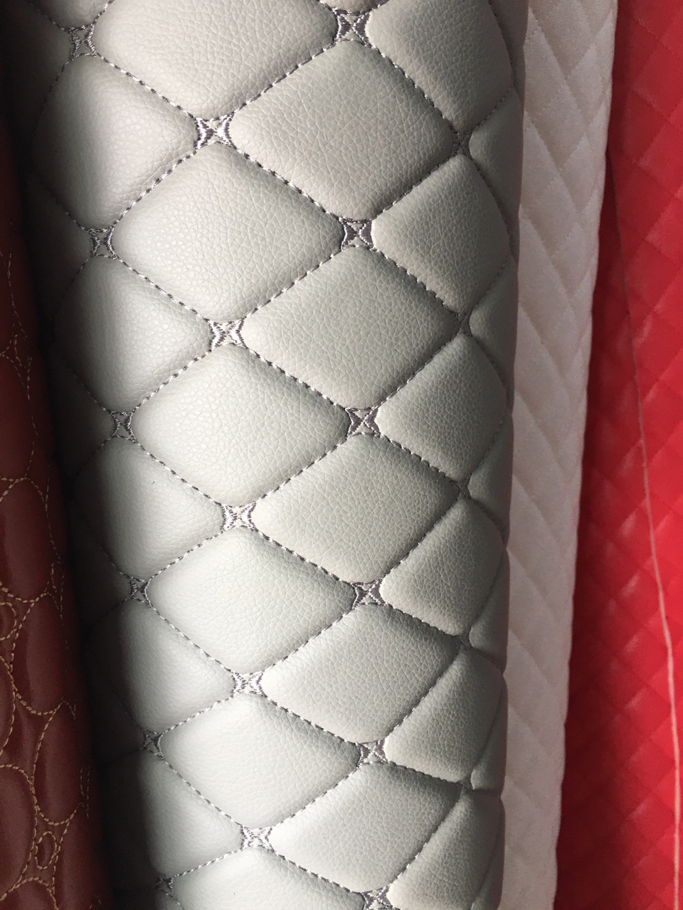 汽车革，脚垫,工厂直销,新款上市，价格实惠，欢迎新来顾客前来店内选购