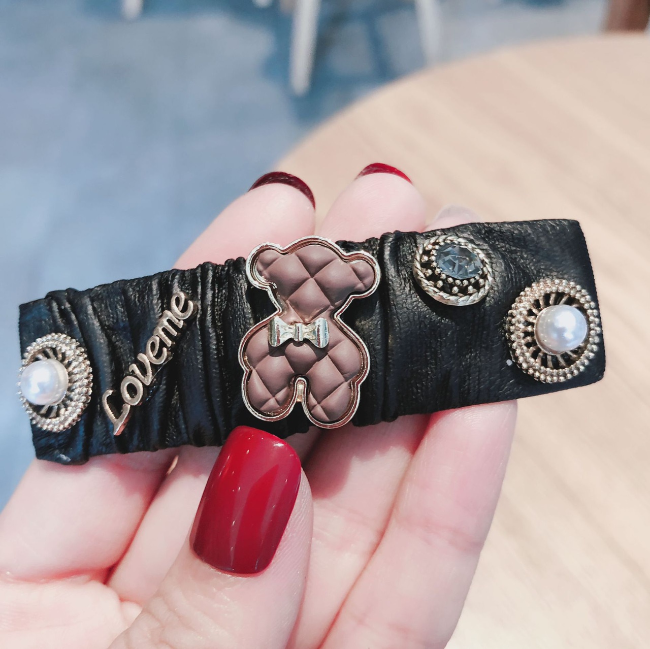 Bear leather BB clip thumbnail