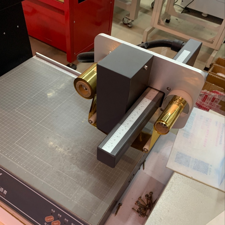 Plateless hot stamping machine details Picture