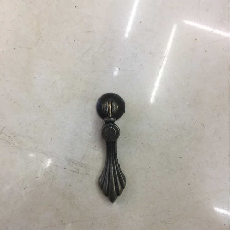 Antique-style handle 2