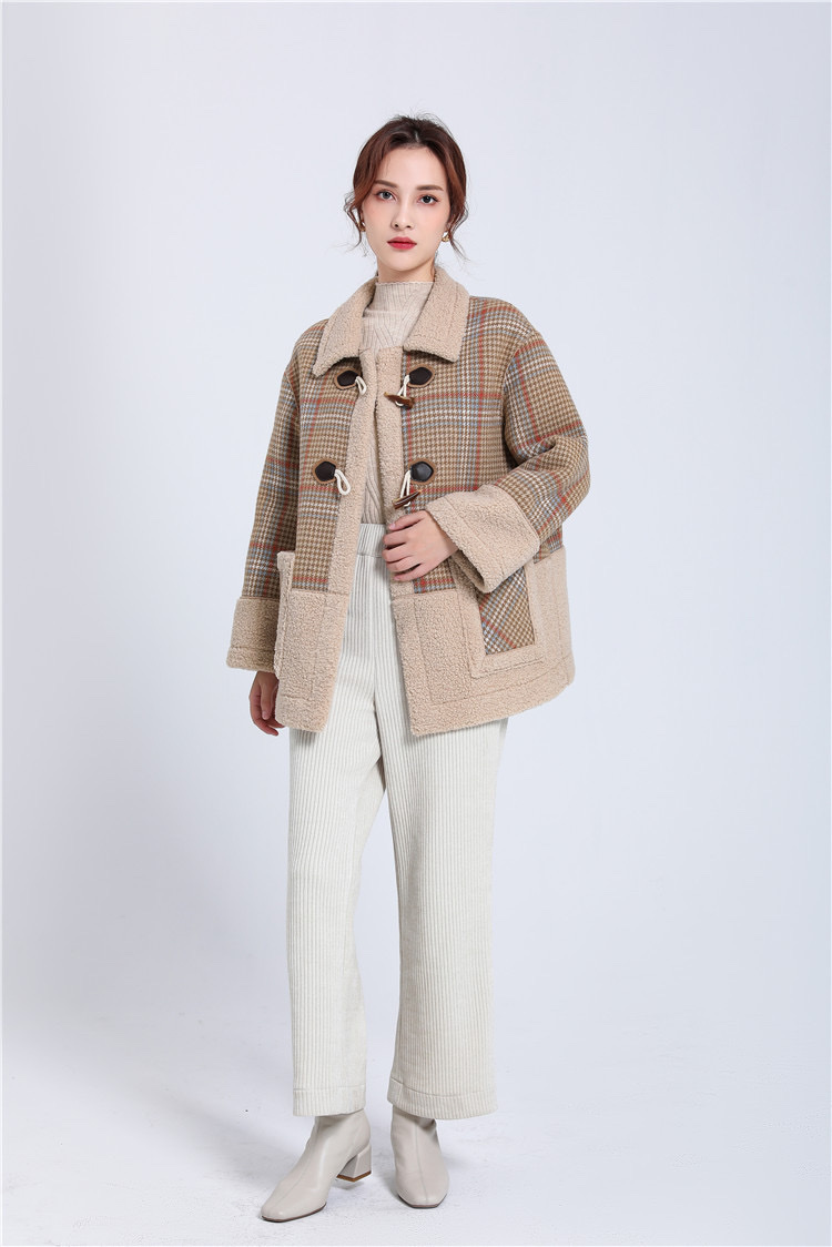 Jimmy Seio's 2020 winter collection features a mid-length khaki checkered wool coat details Picture