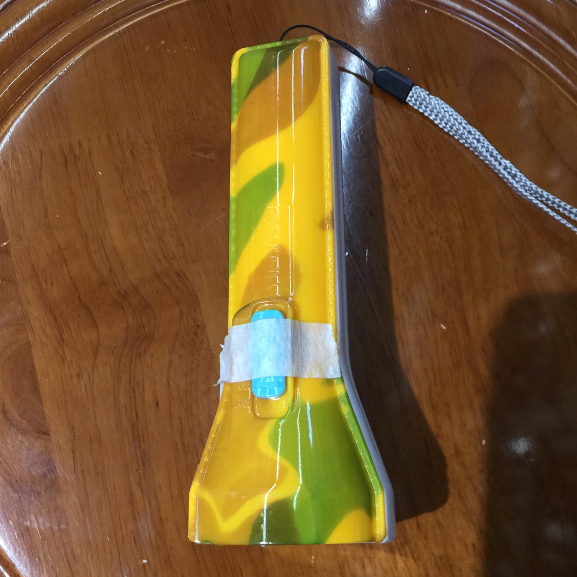 Camouflage lithium battery flashlight thumbnail