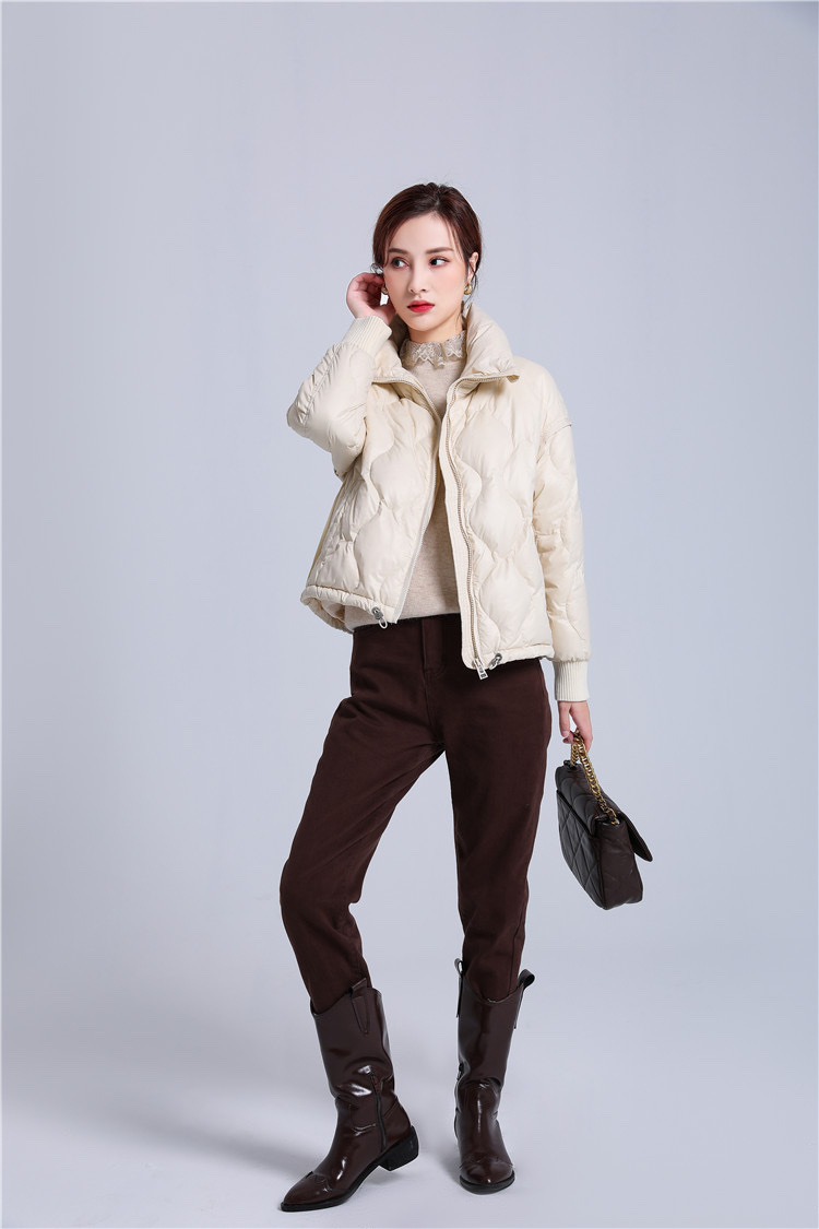 Jimmy Seio's new short black beige down jacket for winter 2020 details Picture