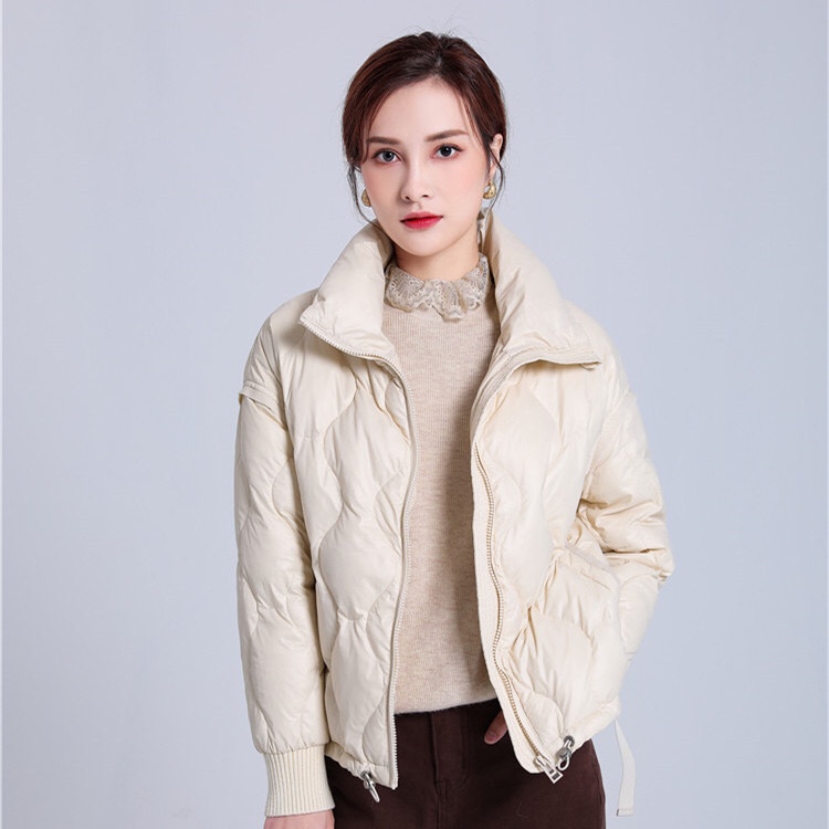 Jimmy Seio's new short black beige down jacket for winter 2020