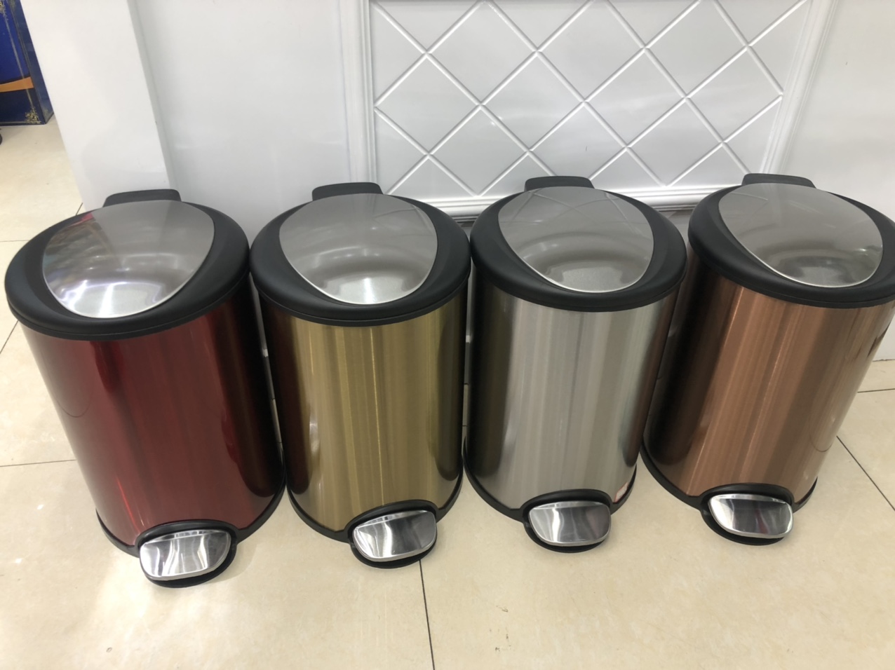 9升圆形不锈钢脚踩垃圾桶