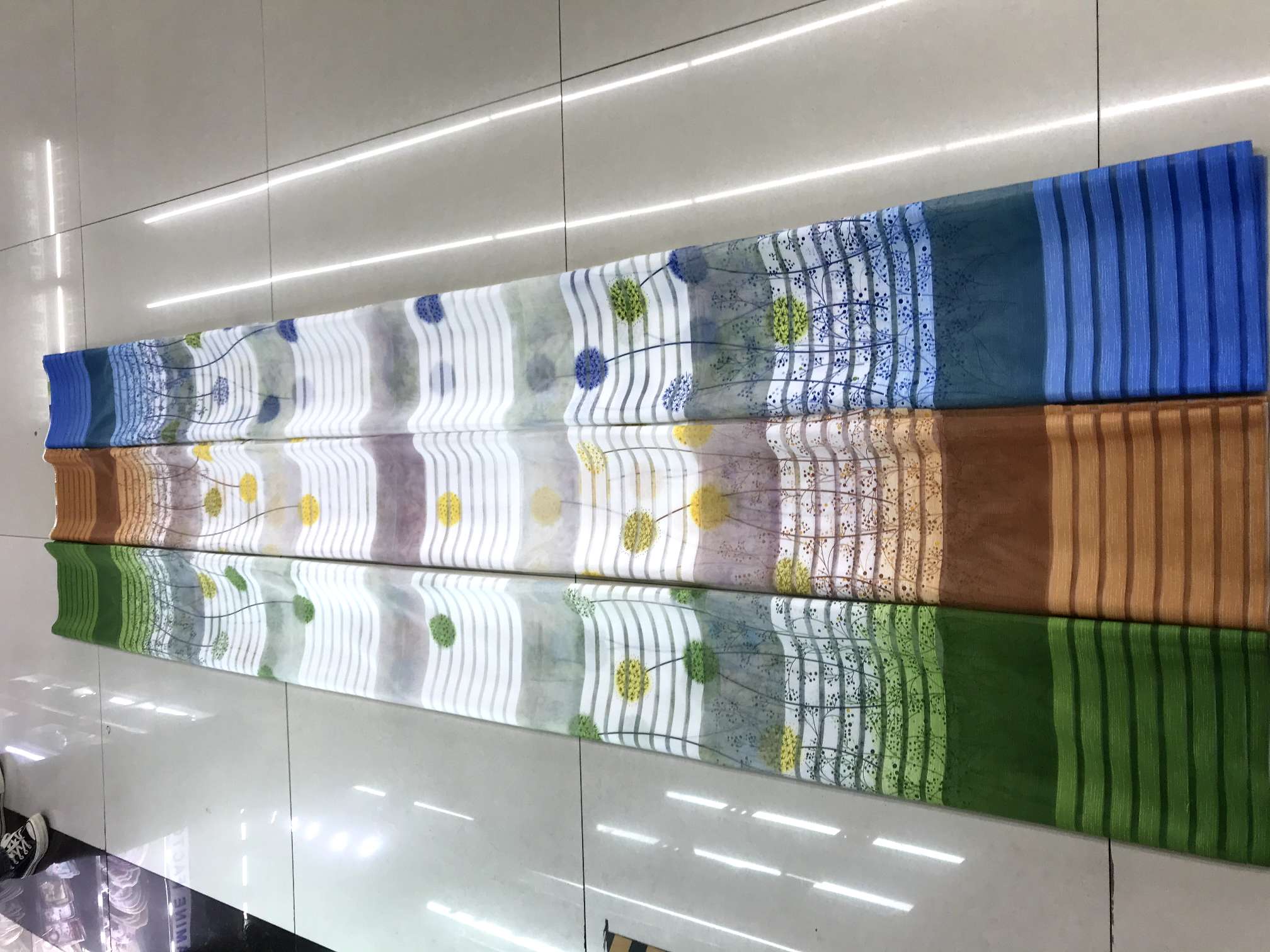 Curtain No. 672