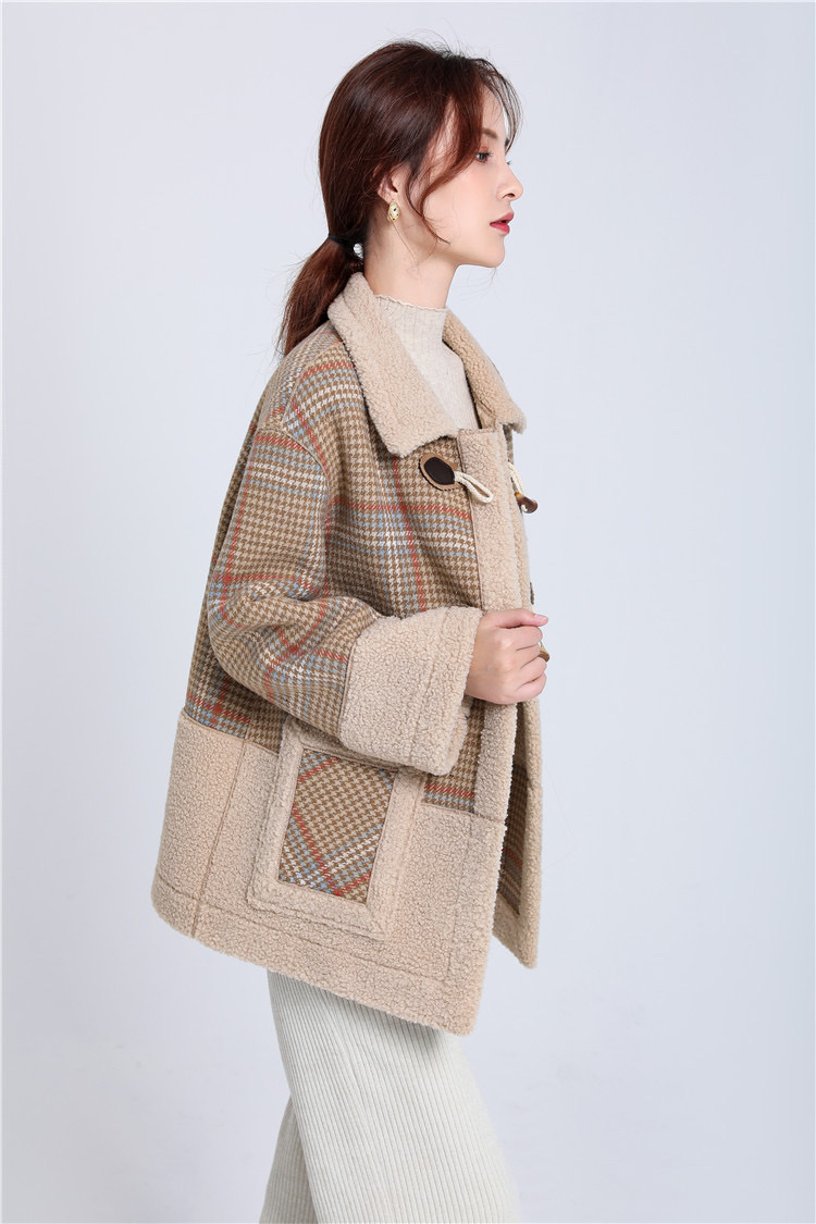 Jimmy Seio's 2020 winter collection features a mid-length khaki checkered wool coat Application Scenario