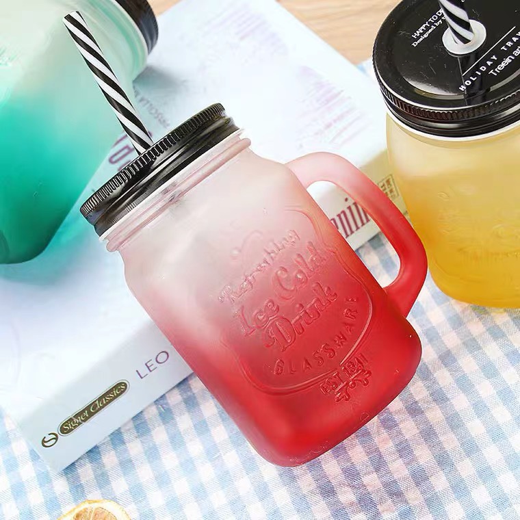 Korean version of the popular glass cup, creative gradient frosted straw, rooster cup, Mason cup, drinking cup Application Scenario