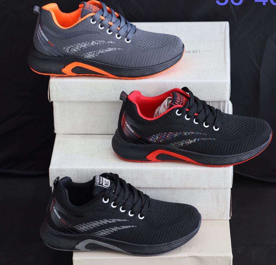 Men's shoes, 30 pairs each, boxed, in stock