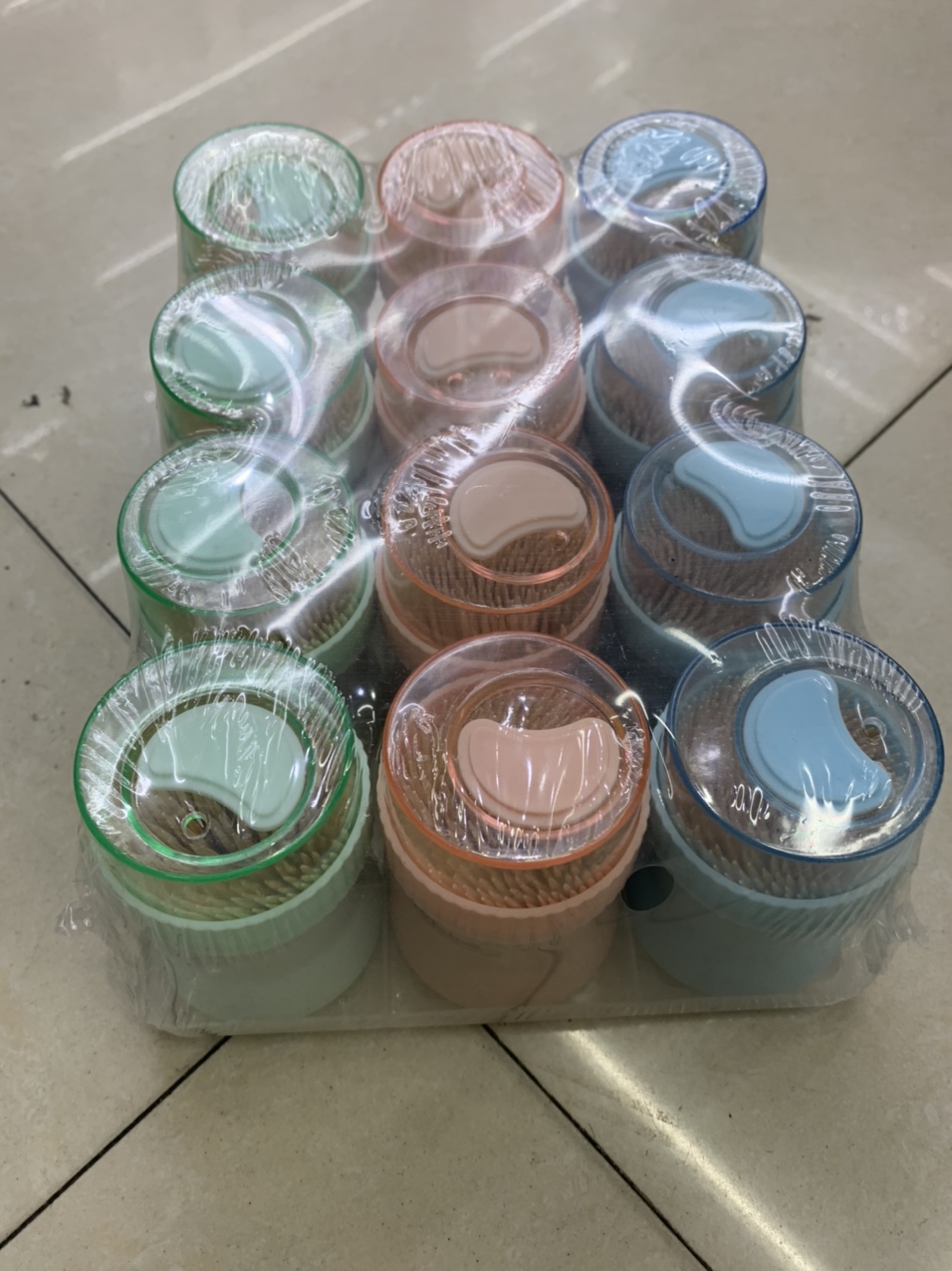 Moon-shaped round box toothpicks
