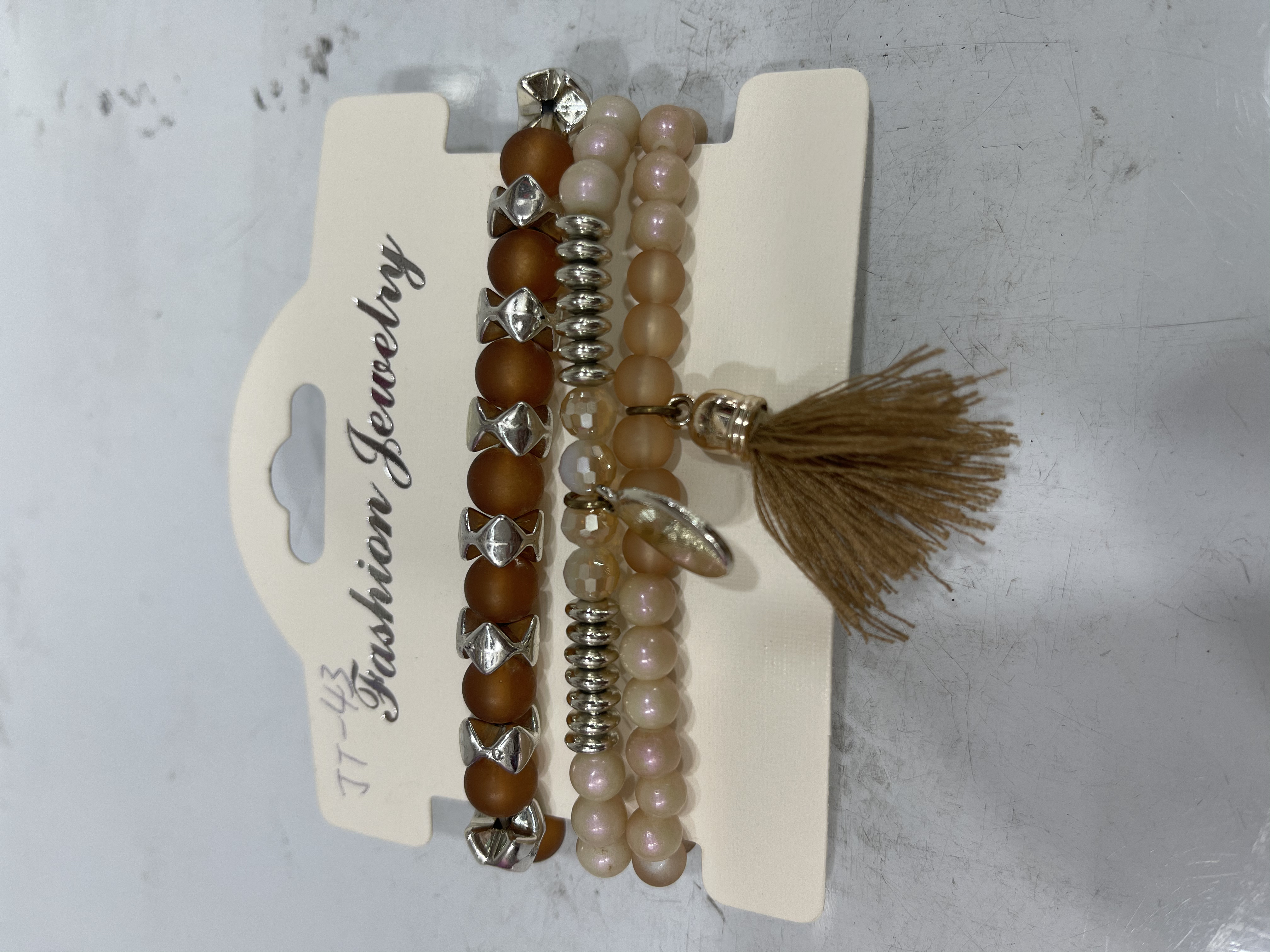 咖啡色手链细节图