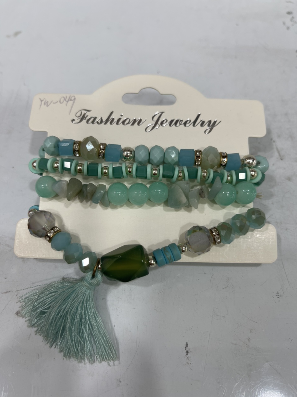 绿色流苏挂件手链