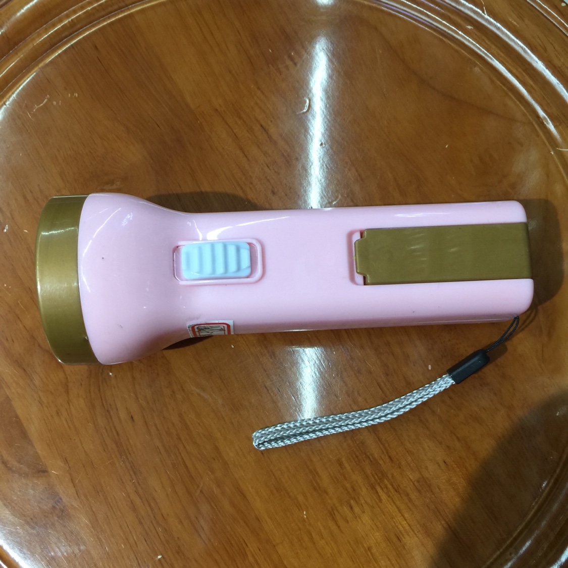 2 class 5 dry battery flashlights thumbnail