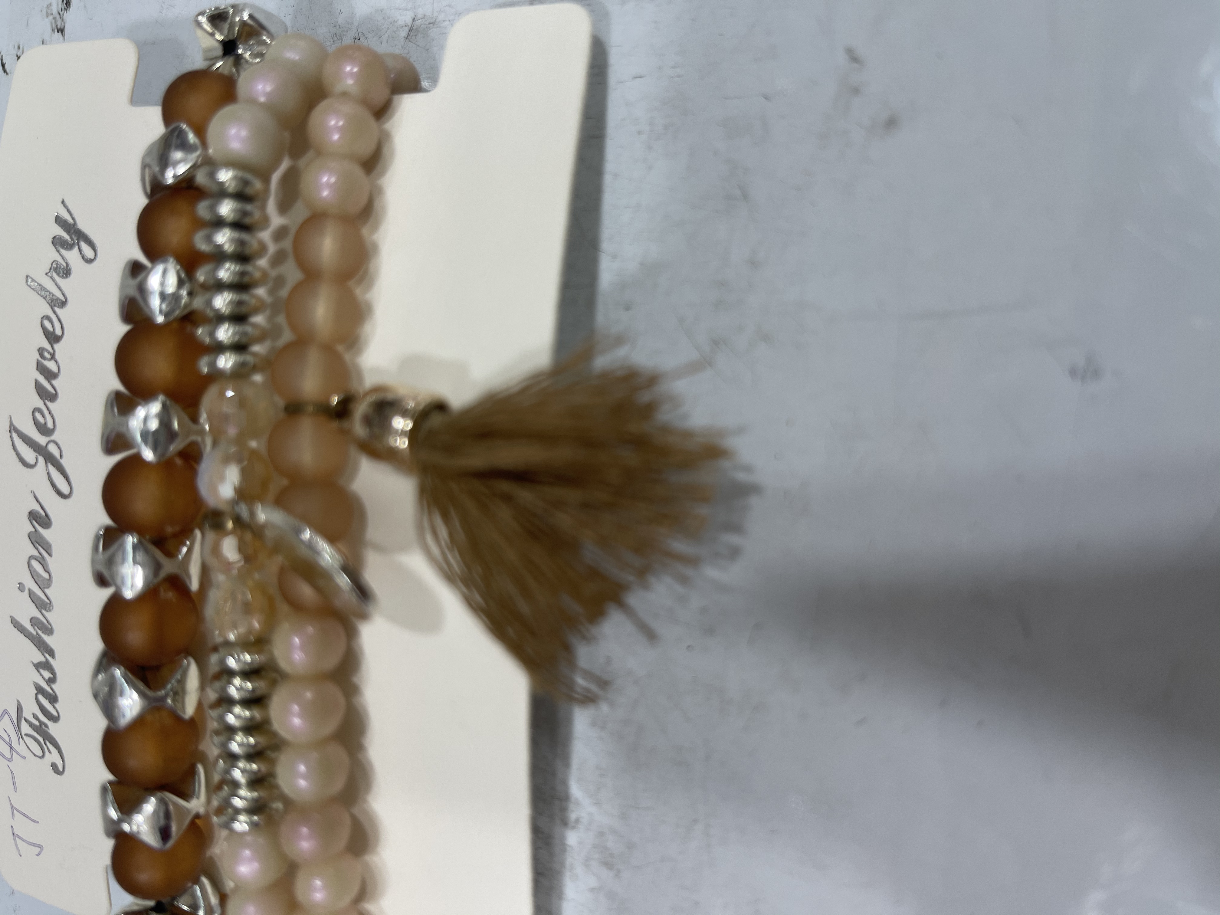 咖啡色手链产品图